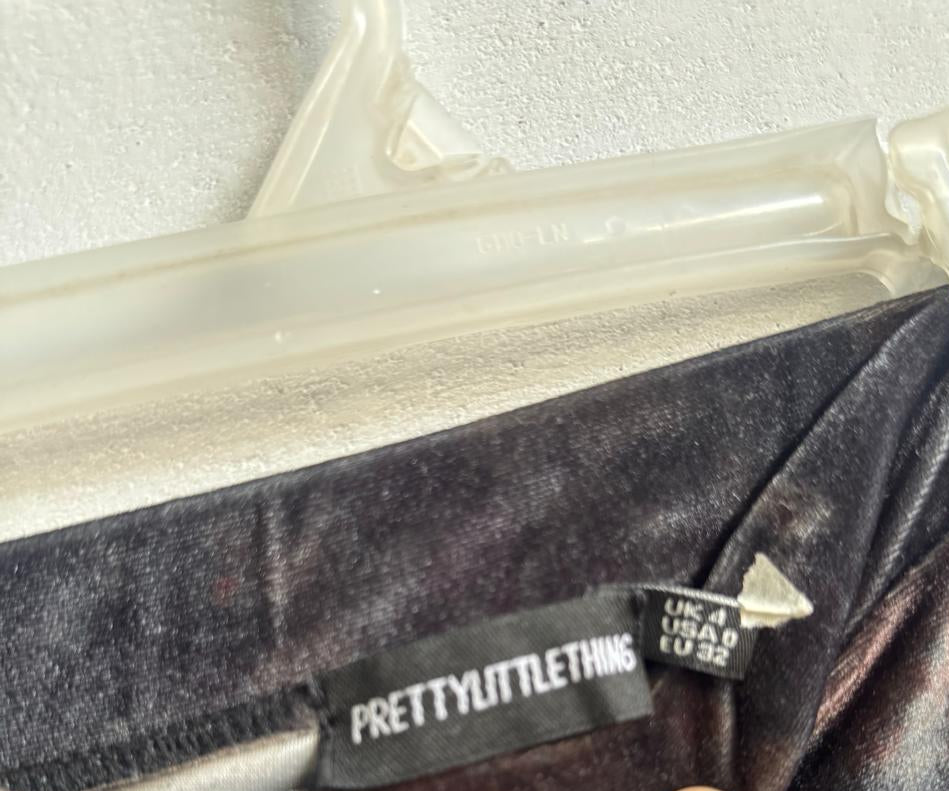 PRETTY LITTLE THING|XS|WAIST 22|VELVET PRINT FLARED TROUSERS