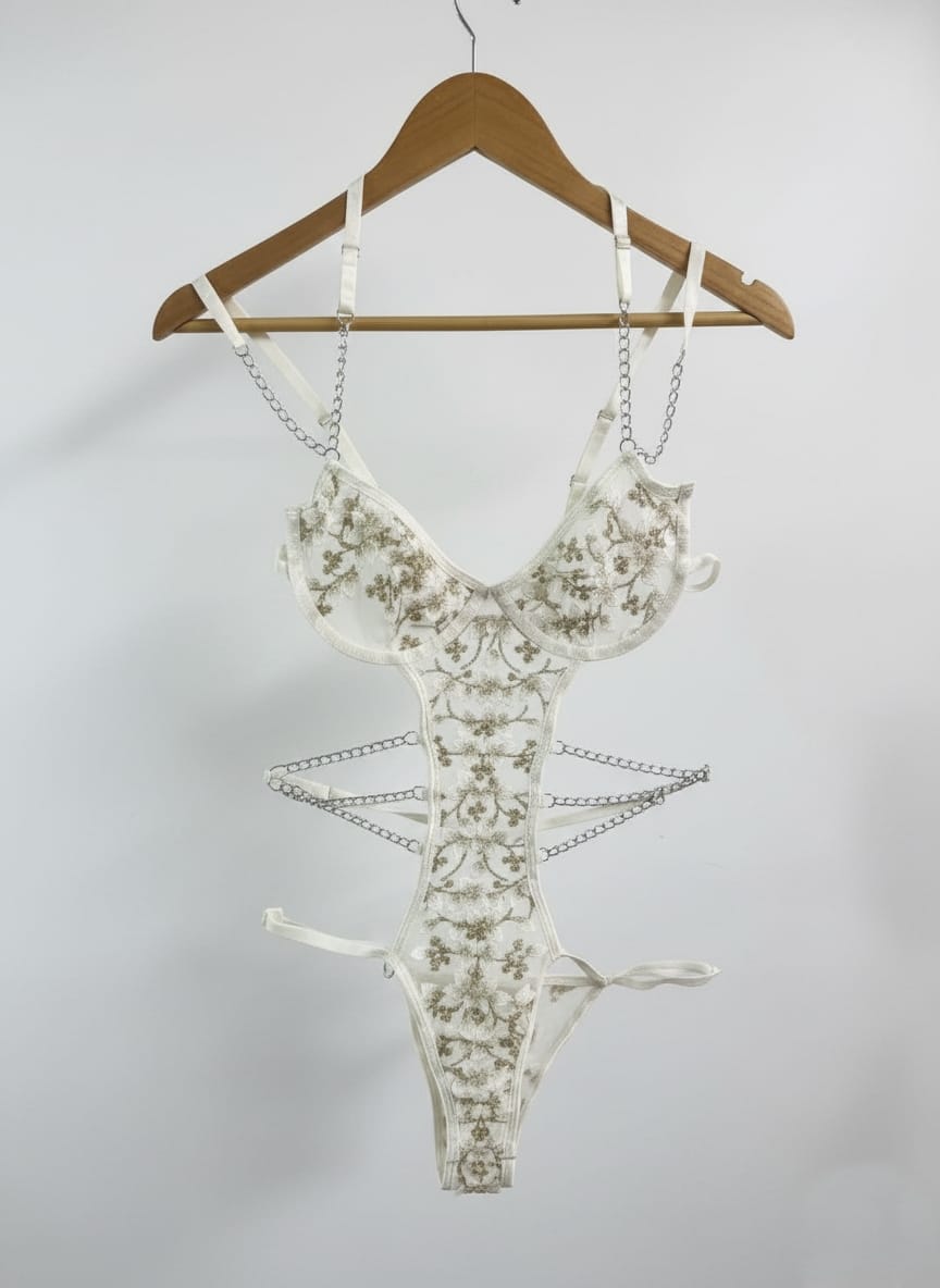 White FLoral Embroidered Chain-Linked Teddy Bodysuit|M
