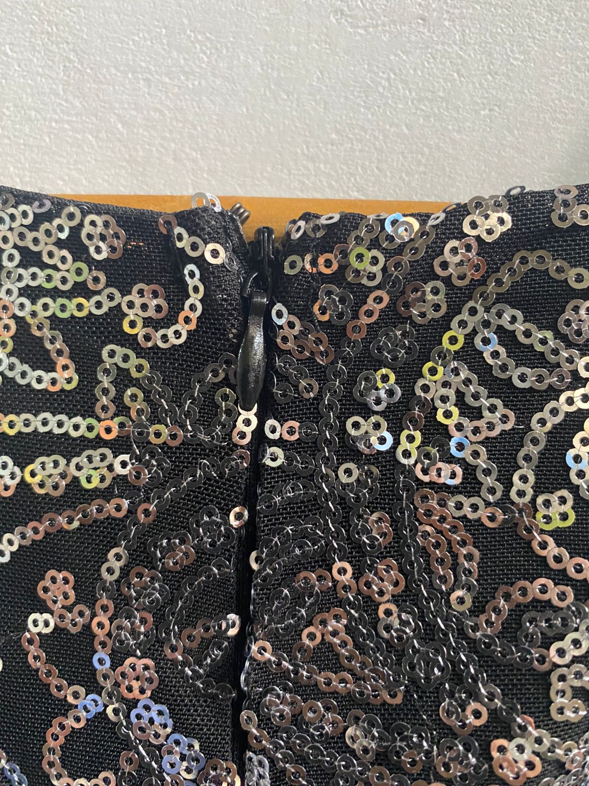 BLACK AND SILVER PAISLEY PRINT MINI DRESS|L|BUST 17