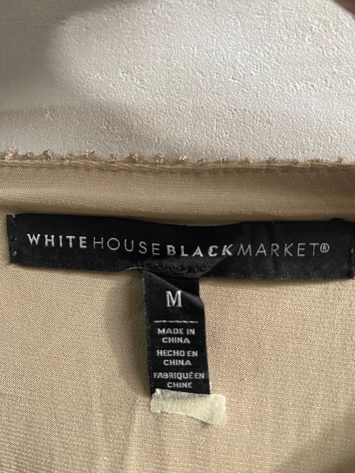 WHITE HOUSE BLACK MARKET|M|BUST 19|CHAMPAGNE SEQUIN V NECK CAMI TOP