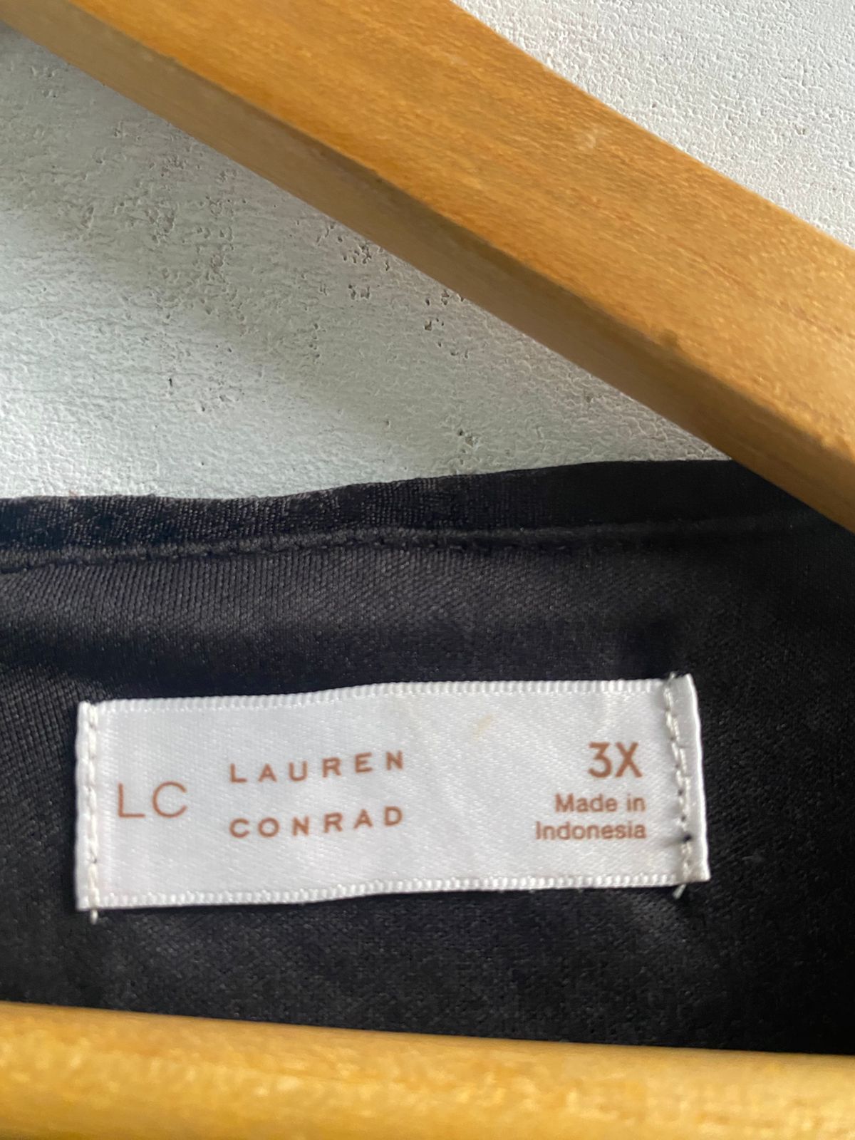 LAUREN CONRAD|XXL|BUST 28|SEQUIN OPEN-BACK TOP