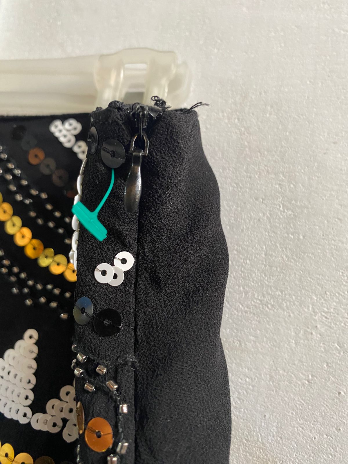 MAY & JULY|S|WAIST 28|BLACK AND GOLD SEQUIN MINI SKIRT