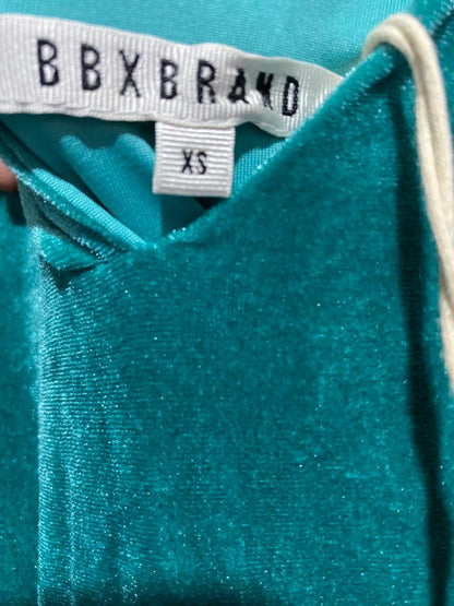 BBX BRAND|XS| BUST 16|C4|EMERALD GREEN VELVET MIDI DRESS WITH CUTOUTS