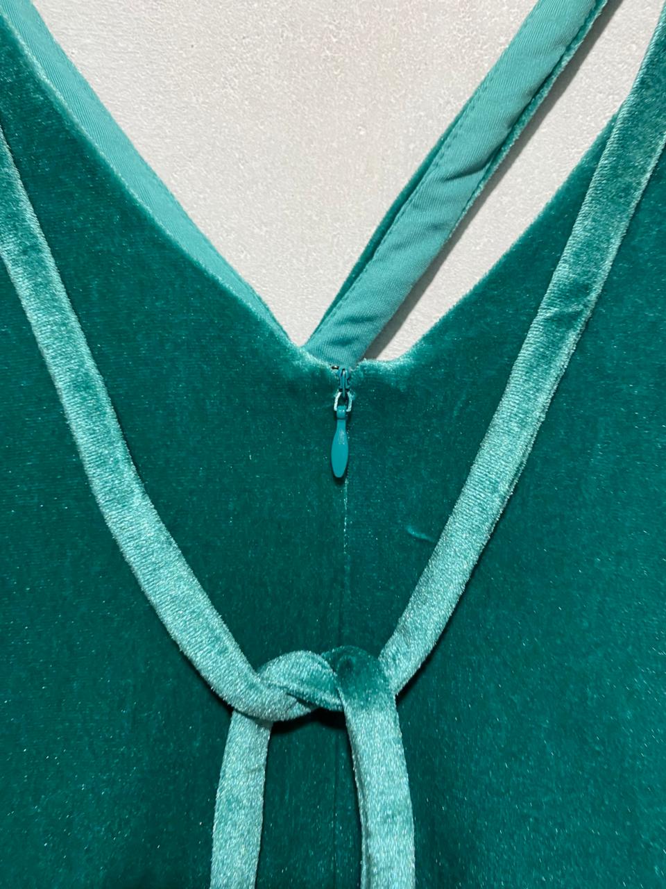 BBX BRAND|L|BUST 18|EMERALD GREEN VELVET MIDI DRESS WITH CUTOUTS