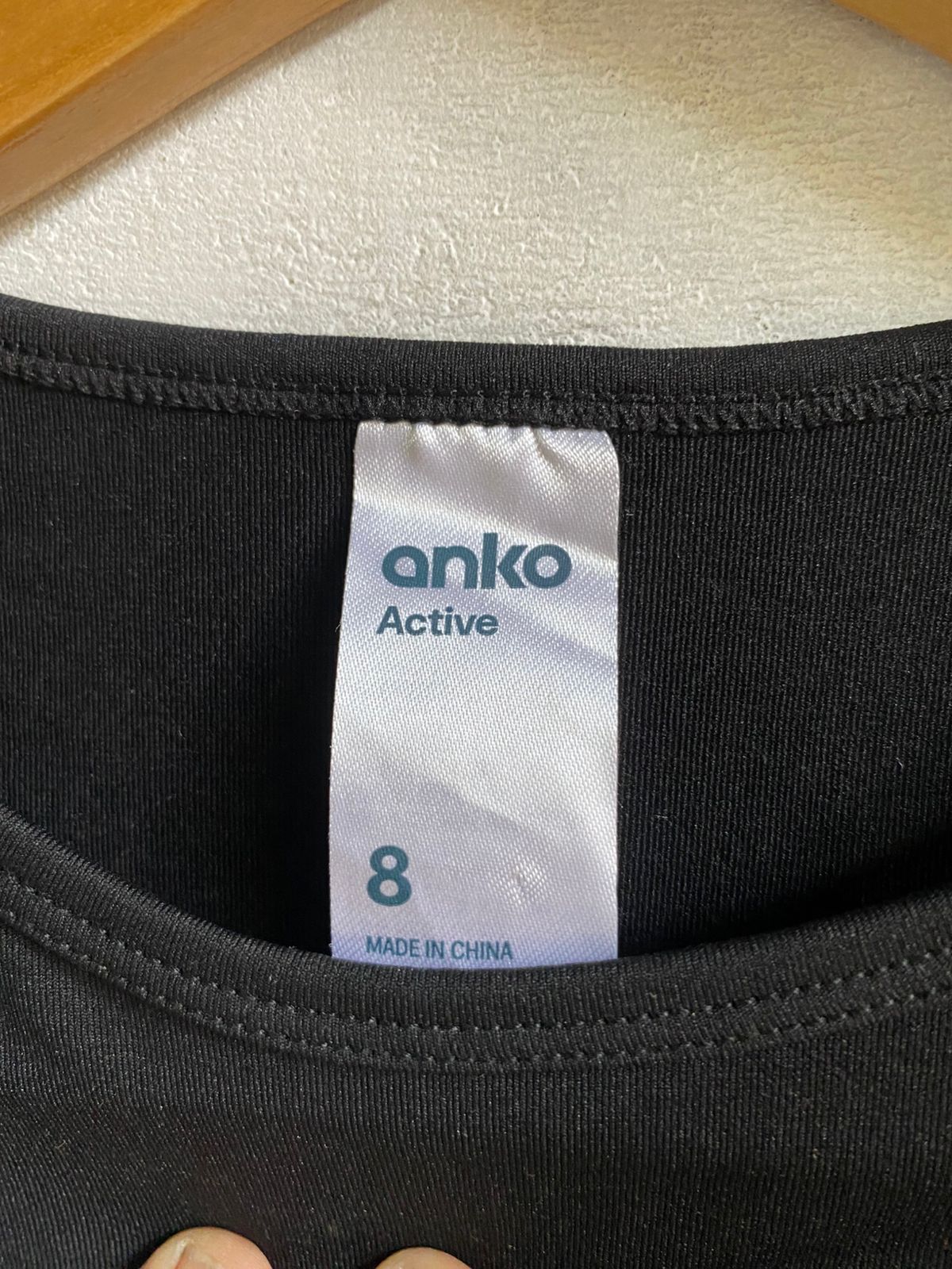 ANKO ACTIVE |S|BUST 11| BLACK LONG SLEEVED KEYHOLE CROP TOP