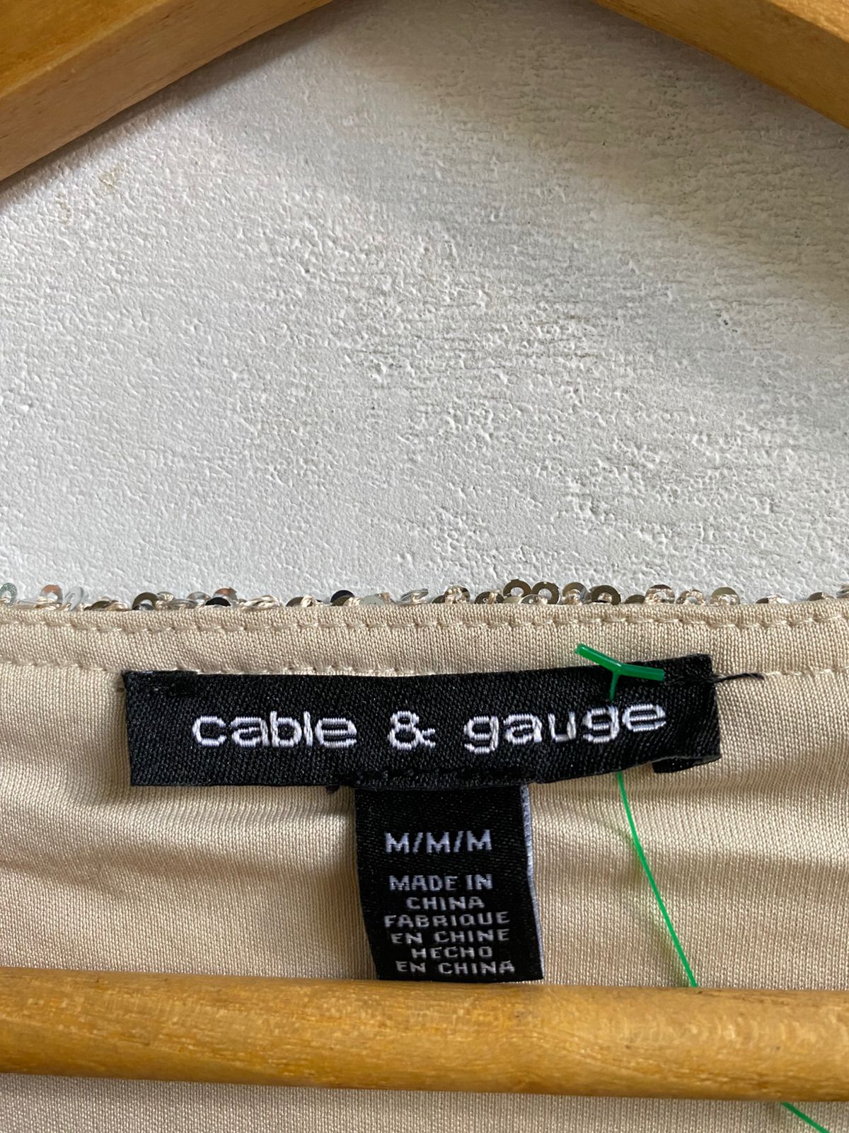 CABLE & GAUGE|M|BUST 19| GOLD SEQUIN V-NECK BELL SLEEVE BLOUSE