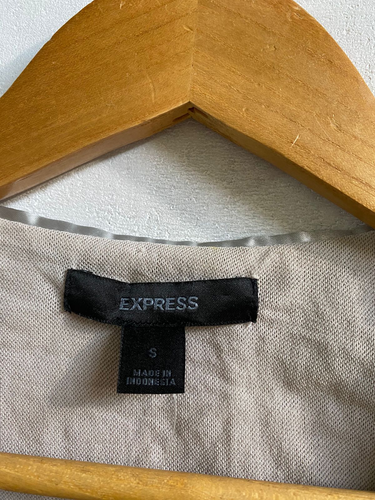 EXPRESS|S|BUST 15|CHAMPAGNE SEQUIN SHORT SLEEVE BOLERO