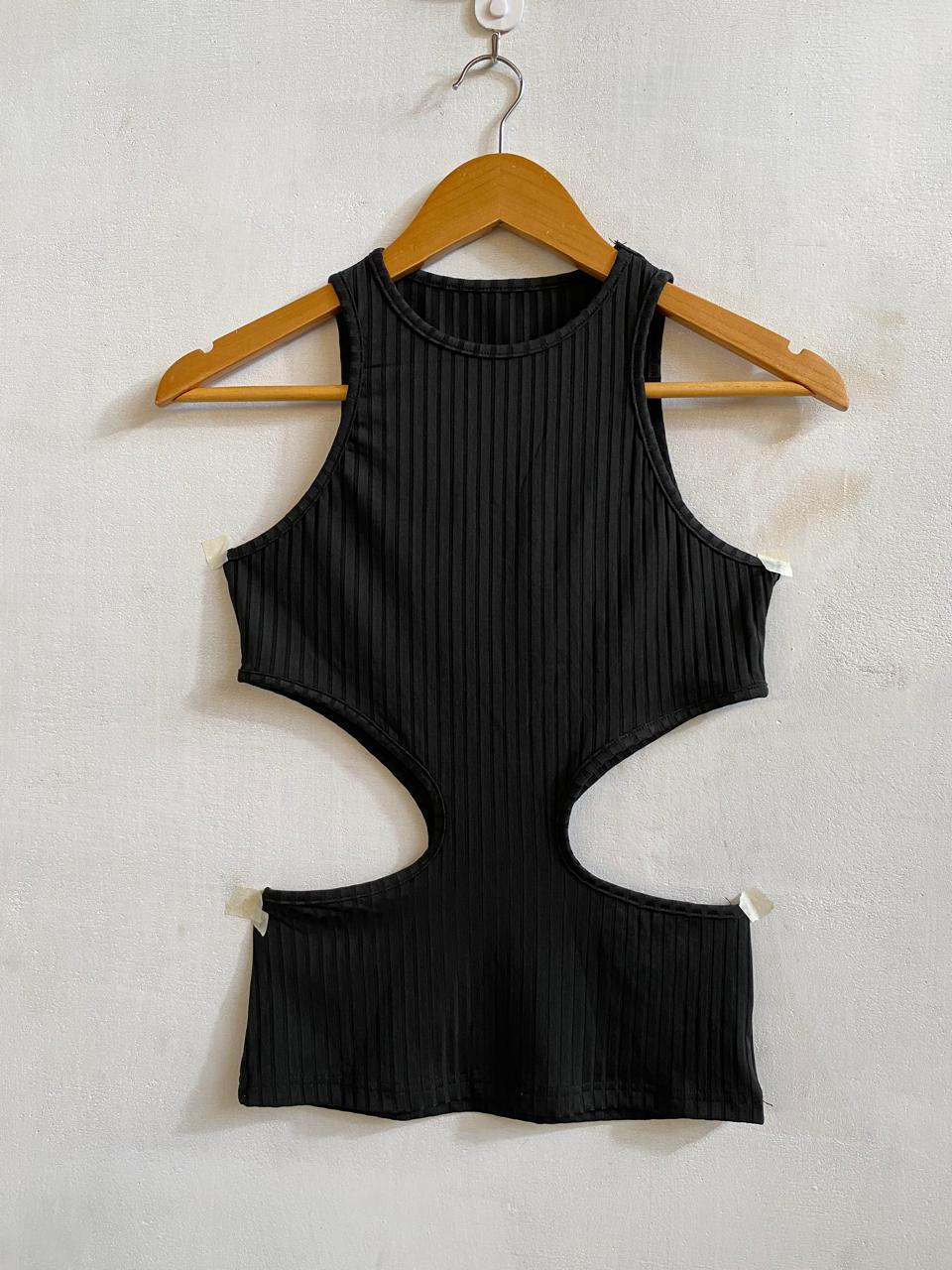 SHEIN |S|BUST 14|BLACK RIBBED CUTOUT TANK TOP