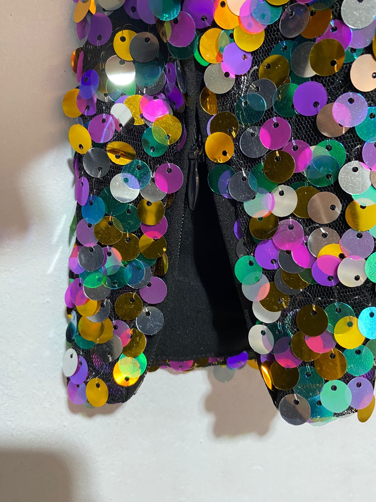 ZARA|XS|BUST 14| MULTICOLOR RAINBOW SEQUIN V-NECK CROP TOP