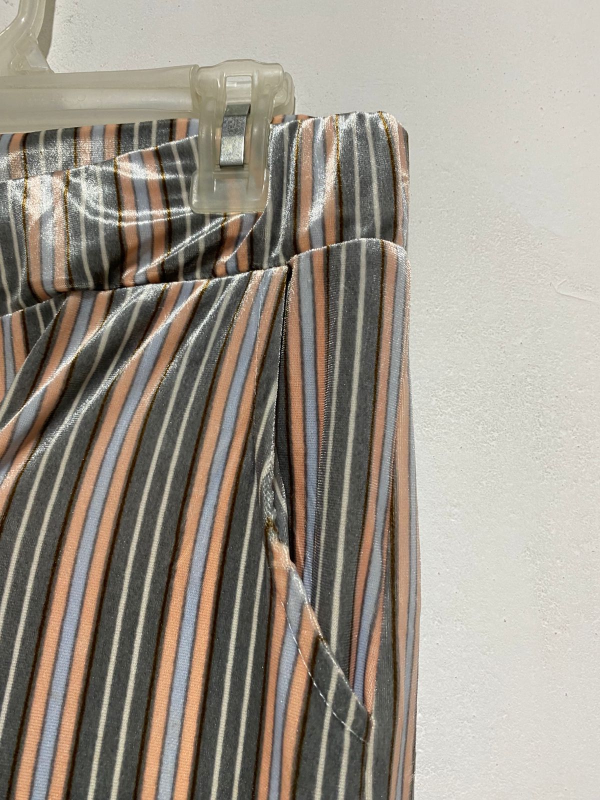 MIMO|M/L|WAIST 26| MULTI-COLOR STRIPED JOGGERS