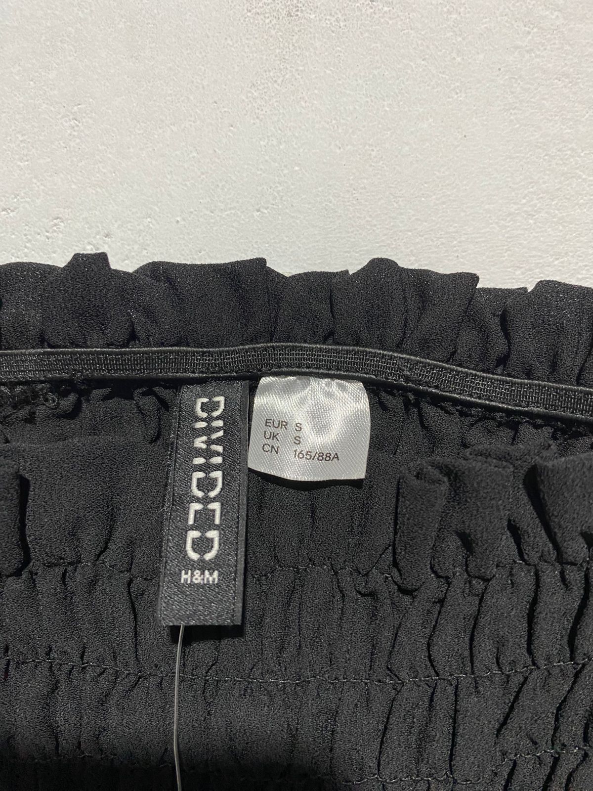 H&M DIVIDED|S|BUST 16|BLACK SMOCKED SQUARE-NECK PUFF-SLEEVE TOP