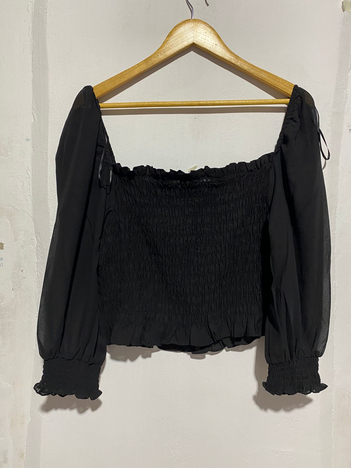H&M DIVIDED|S|BUST 16|BLACK SMOCKED SQUARE-NECK PUFF-SLEEVE TOP