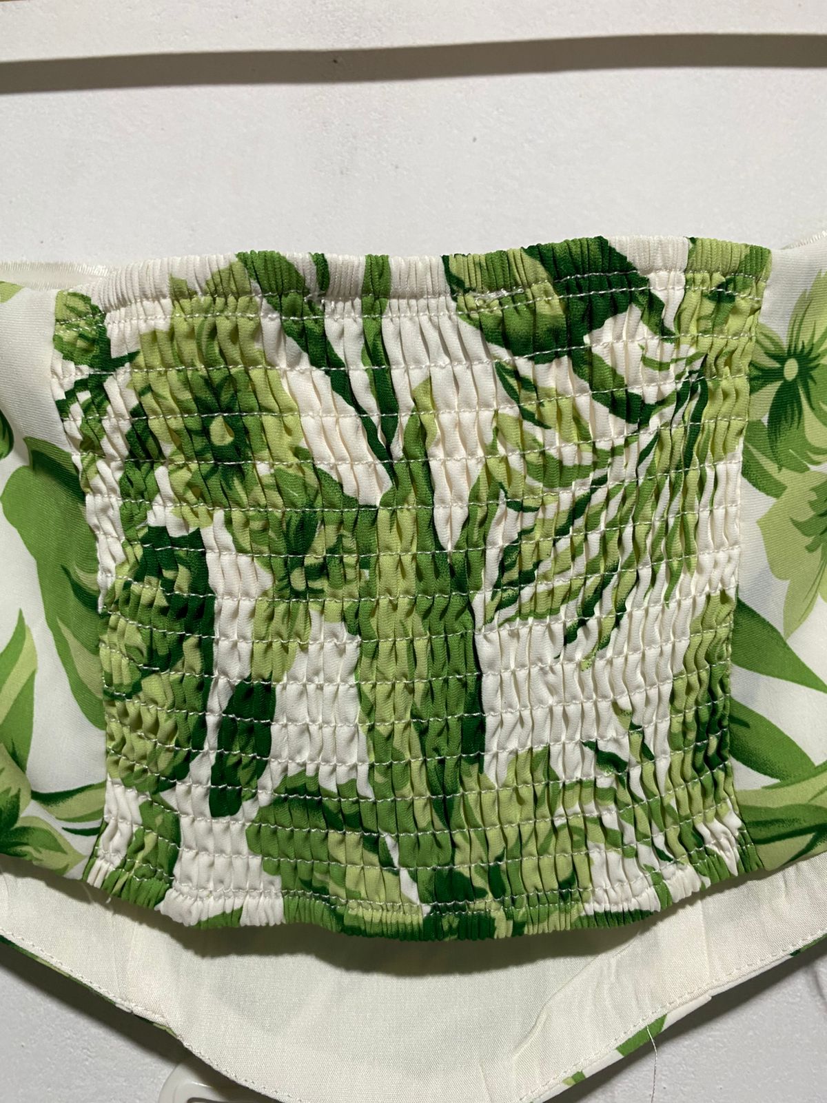 THATS SOFETECH|S |BUST 13| GREEN FLORAL PUFF SLEEVE CROP TOP