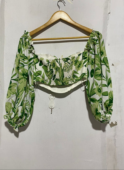 THATS SOFETECH|S |BUST 13| GREEN FLORAL PUFF SLEEVE CROP TOP