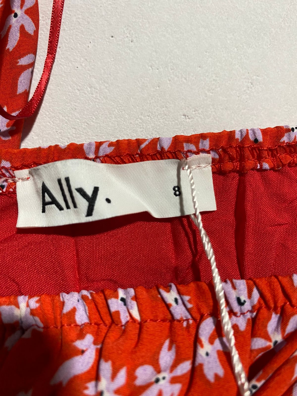 ALLY|S|BUST 14|RED DITSY FLORAL SHORT SLEEVE BODYSUIT