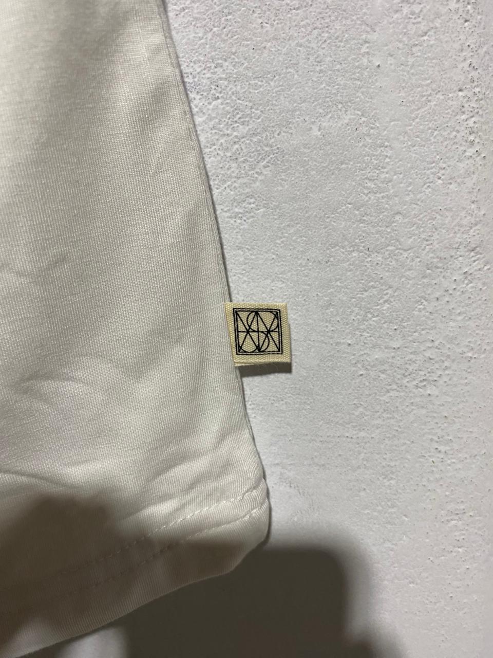 ARAMINTA JAMES|S|BUST 15|WHITE SLEEVELESS TANK TOP