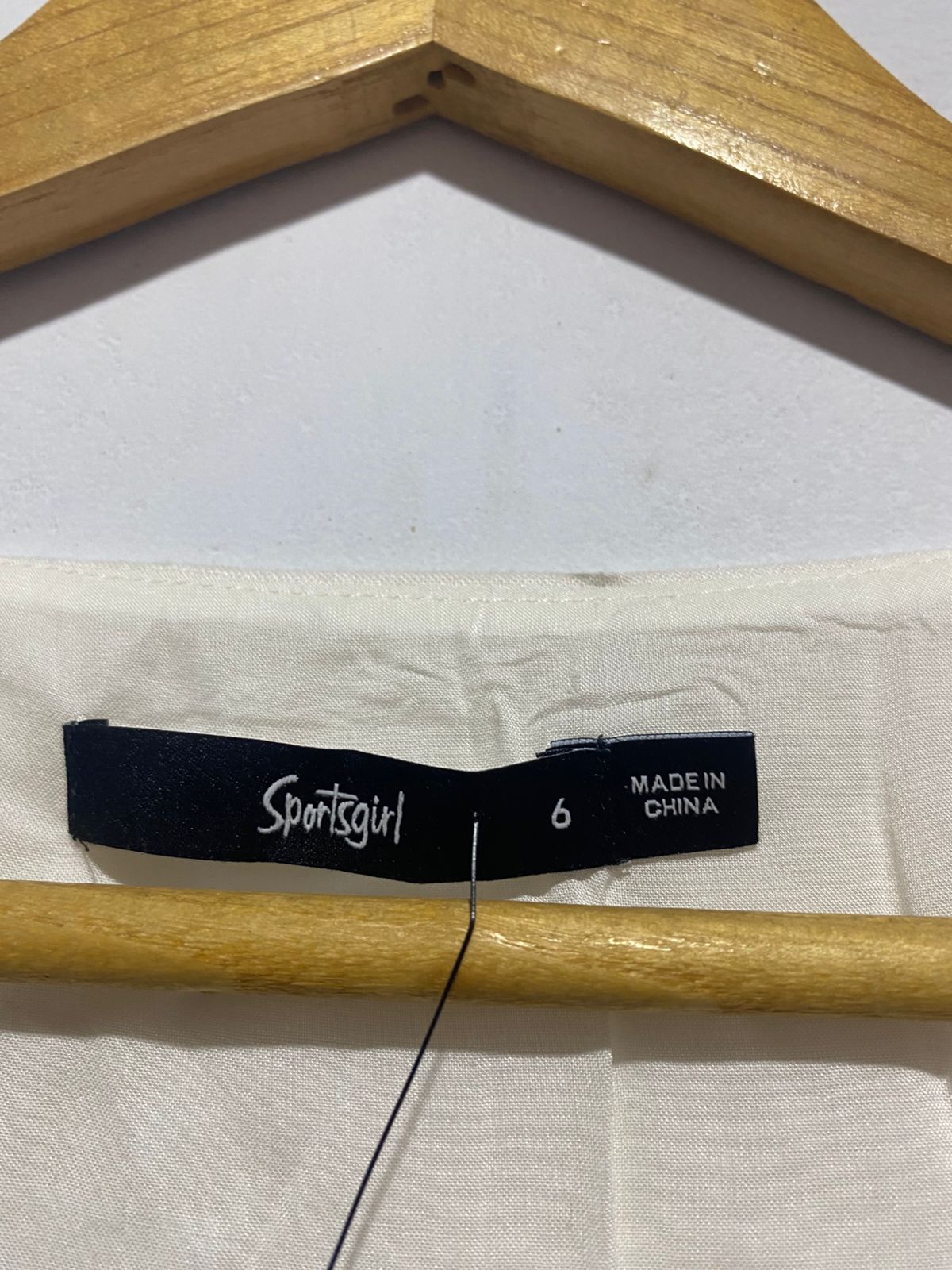 SPORTS GIRL|SMALL|White 2pc Linen Blend Embroidered Seashell Top and Skirt Set