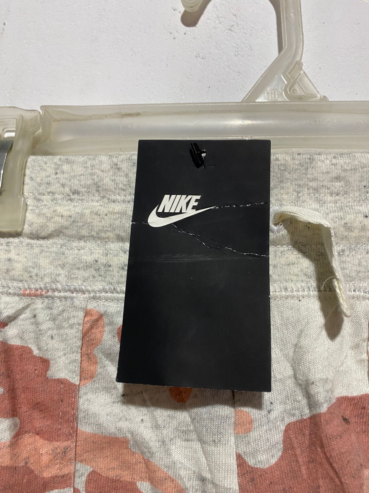 NIKE|M|WAIST 26|GIRLS' SPORTSWEAR GYM VINTAGE CAMO SHORTS