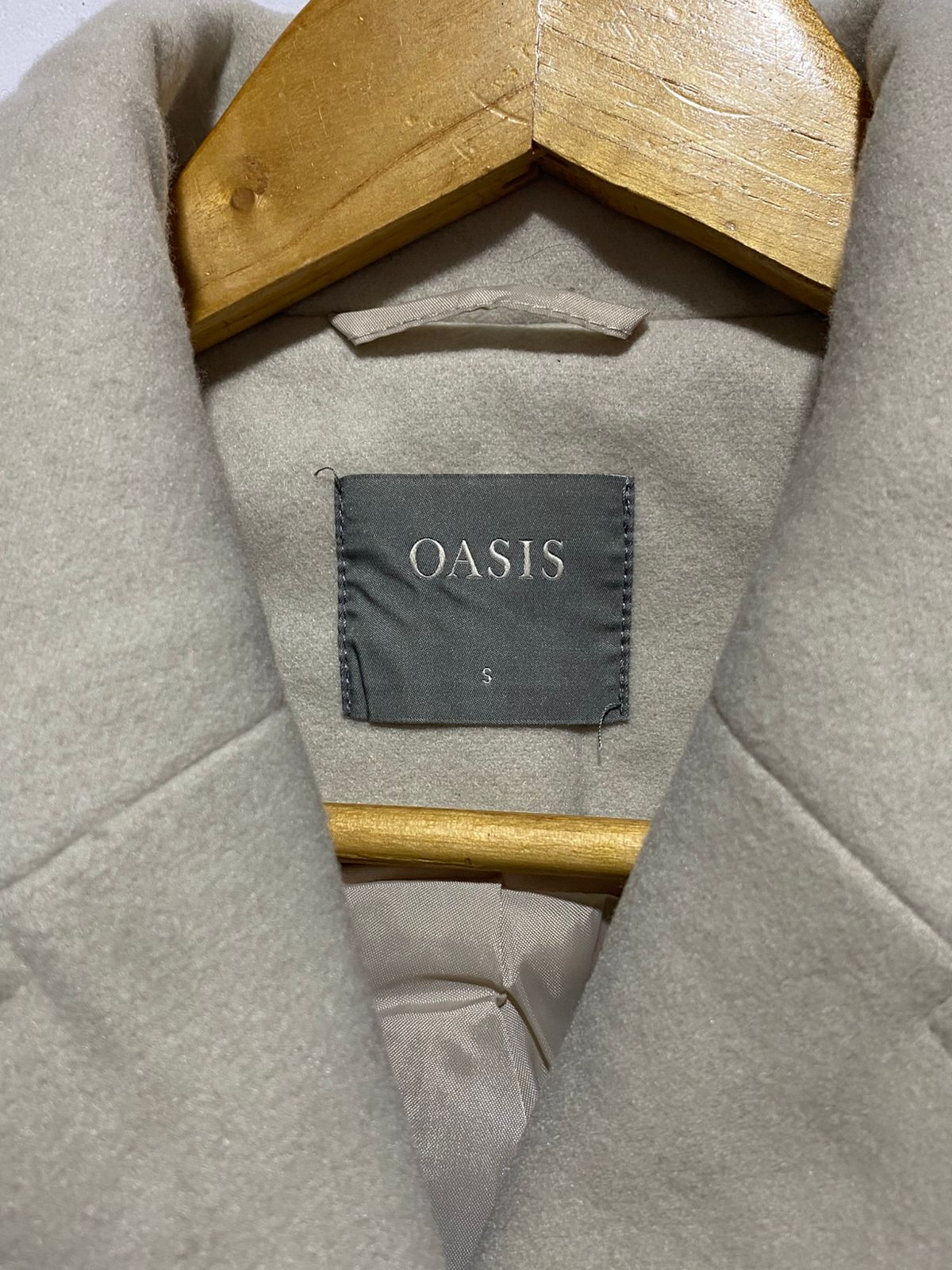 OASIS| S|BUST 18|BEIGE LONGLINE SLEEVELESS BELTED JACKET