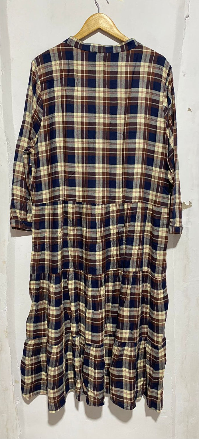 PRIMARK|XL/XXL|BUST 24|NAVY BLUE, MAROON, AND BEIGE PLAID TIERED MIDI DRES