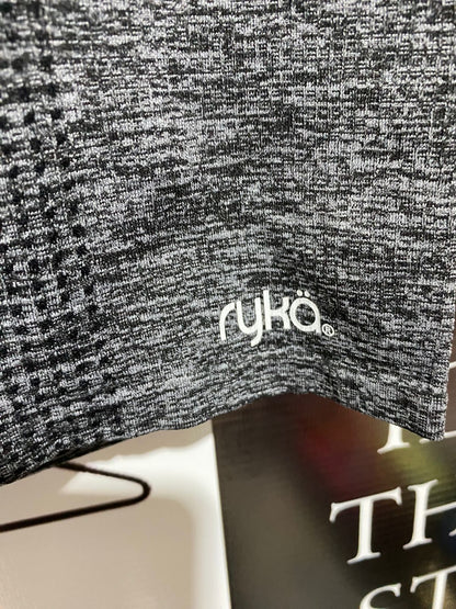 RYKO|S|BUST 16| SEAMLESS WORKOUT SHIRT