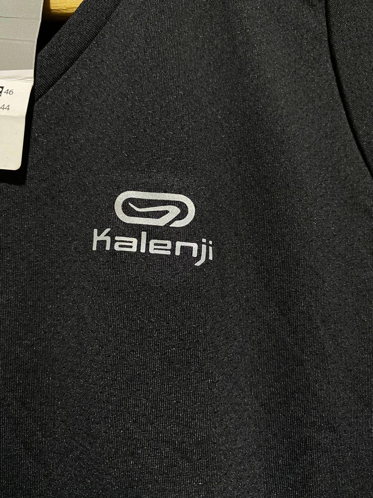 KALENJI|L/XL|BUST 20| Black V-Neck Running T-Shirt