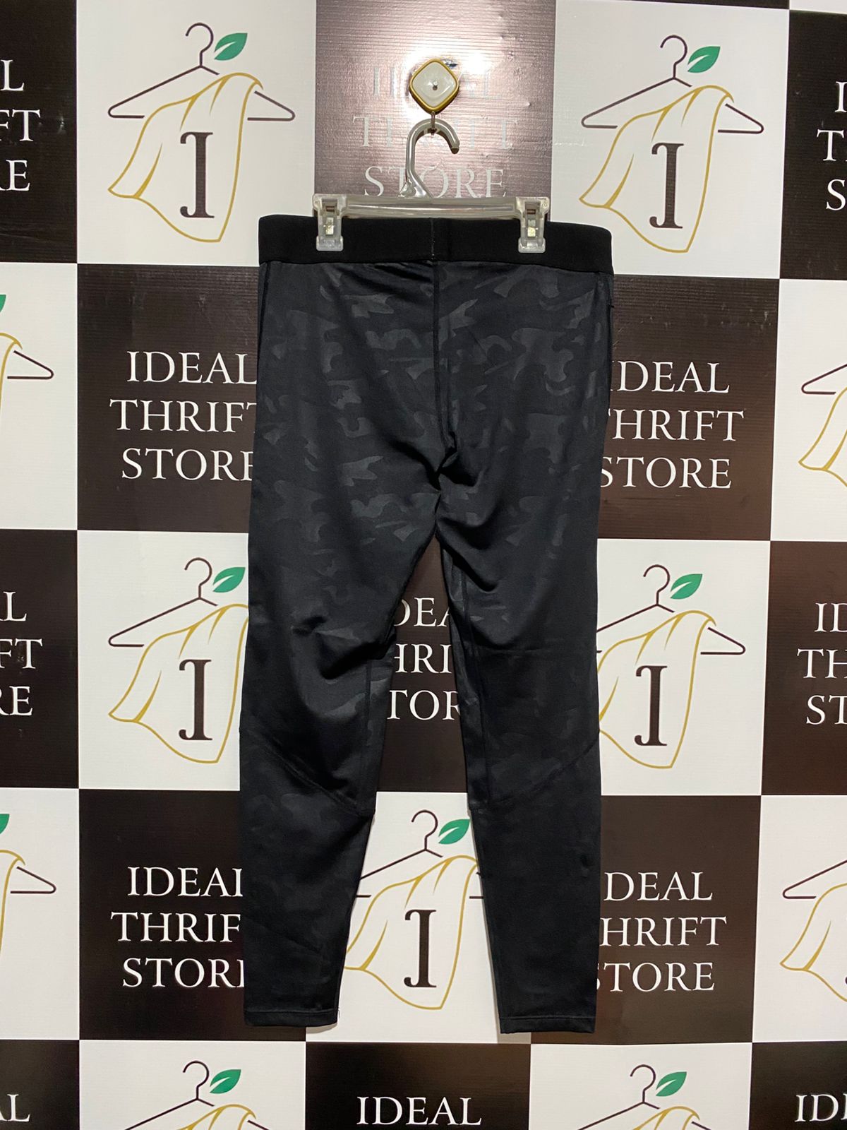 WOMEN'S BLACK CAMOUFLAGE HIGH-WAISTED ATHLETIC LEGGINGS WITH SIDE POCKETS|L|WAIST 30