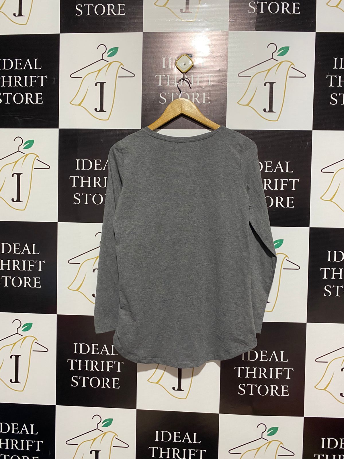 LCW CASUAL|M|BUST 18|GREY LONG SLEEVE "NYC" SEQUINED TOP