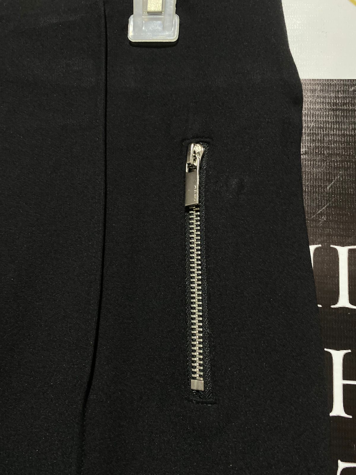 NEXT|M|WAIST 28| WOMEN'S BLACK ANKLE PANTS WITH GOLD-TONE ZIPPERS