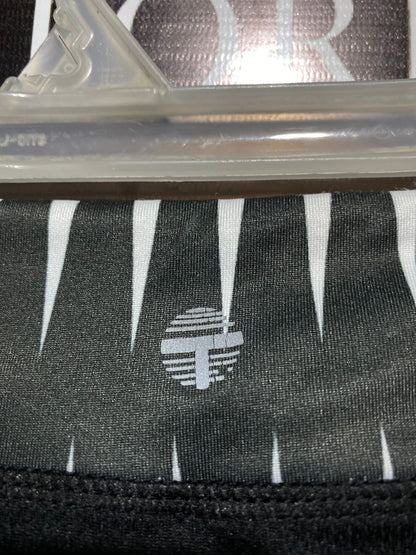 THERAPY|XL|WAIST 27|Women's Black & White Patterned Athletic Capri Leggings