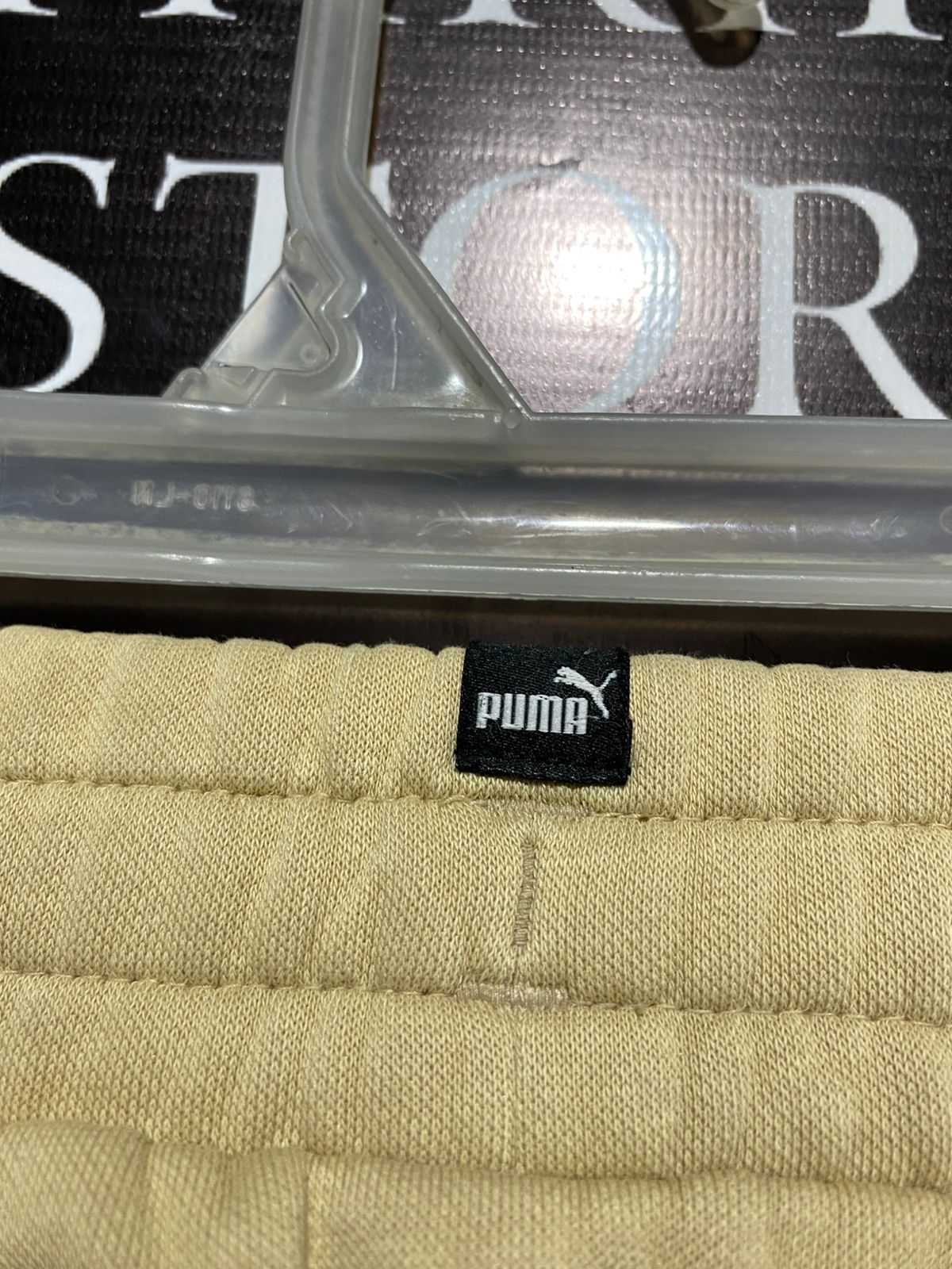 PUMA |L| WAIST 28| Essentials Logo Sweatpants