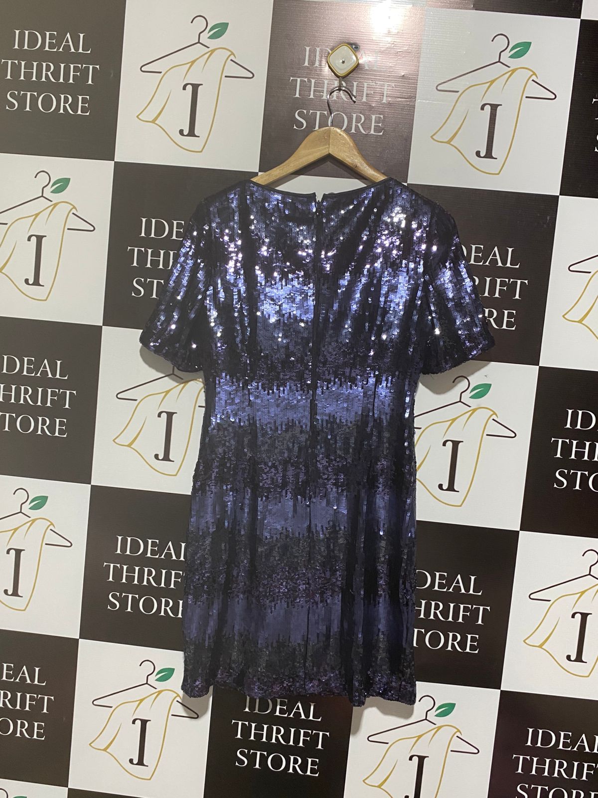 TAHARI |M| BUST 19| Sequined Short-Sleeve Mini Dress
