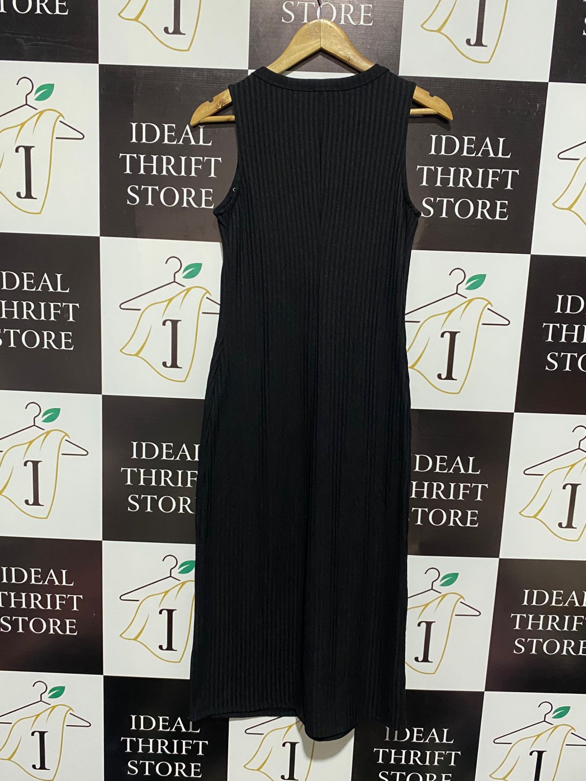 PAPAYA |S| BUST 16| Effortless Summer Style With This Perfect Ribbed Midi Dress