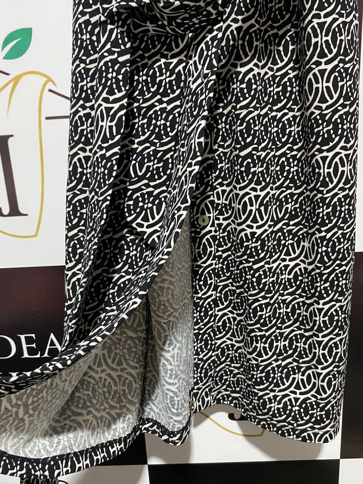 V BY VERY |S| BUST 17| Black and White Abstract or Wave Print Jumpsuit