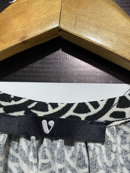 V BY VERY |S| BUST 17| Black and White Abstract or Wave Print Jumpsuit