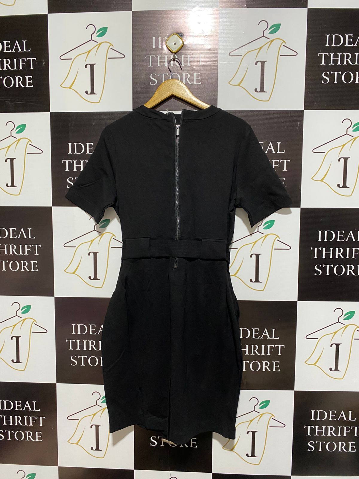 NEXT PETITE |L| BUST 18| black short-sleeve t-shirt dress with a tie waist