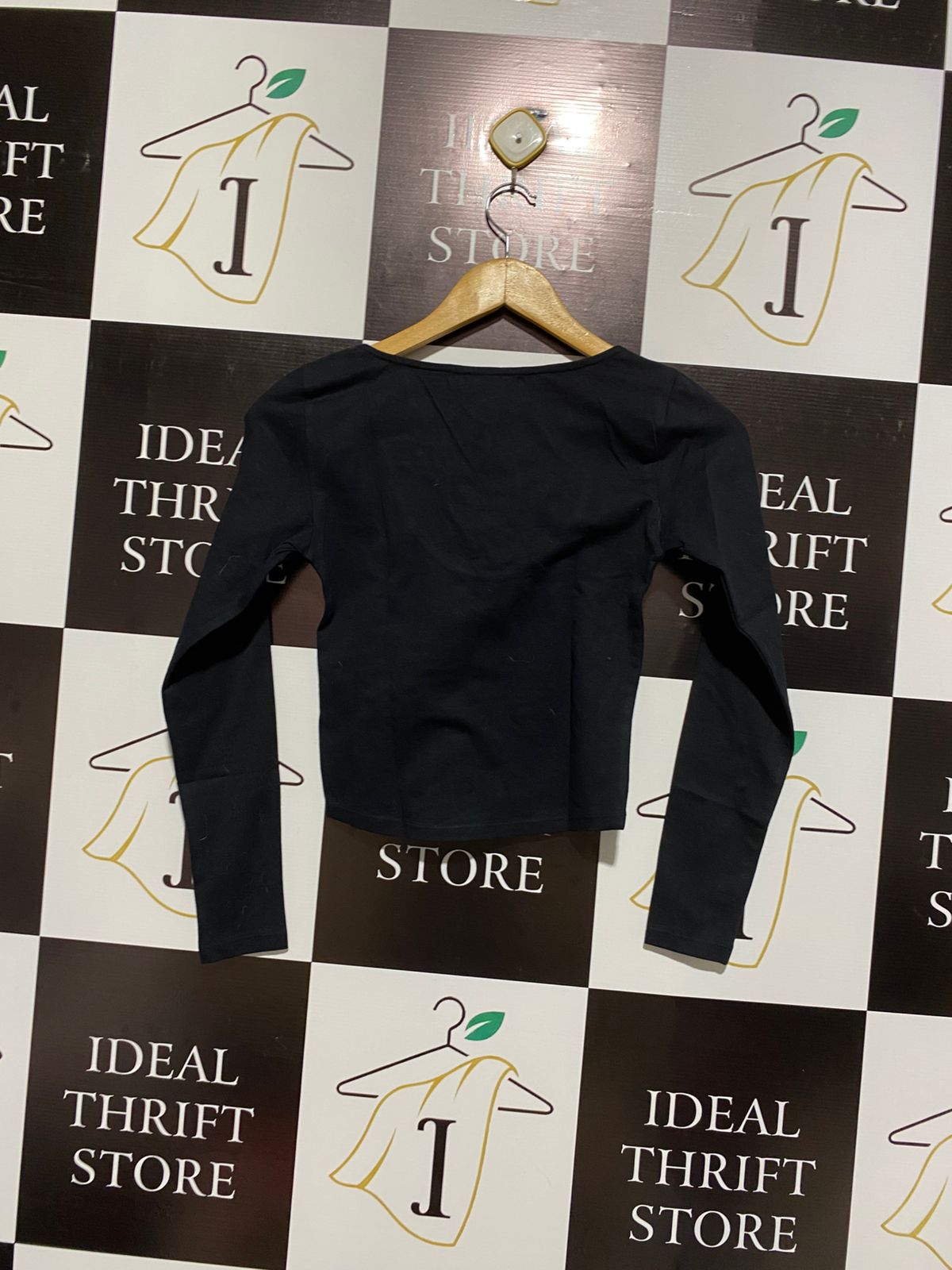 MOTEL |XS| BUST 14| black long-sleeve crop top