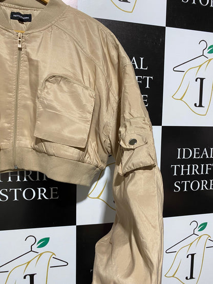 PRETTYLITTLE THING |XL| BUST 23| beige cropped ruched sleeve utility pocket bomber jacket