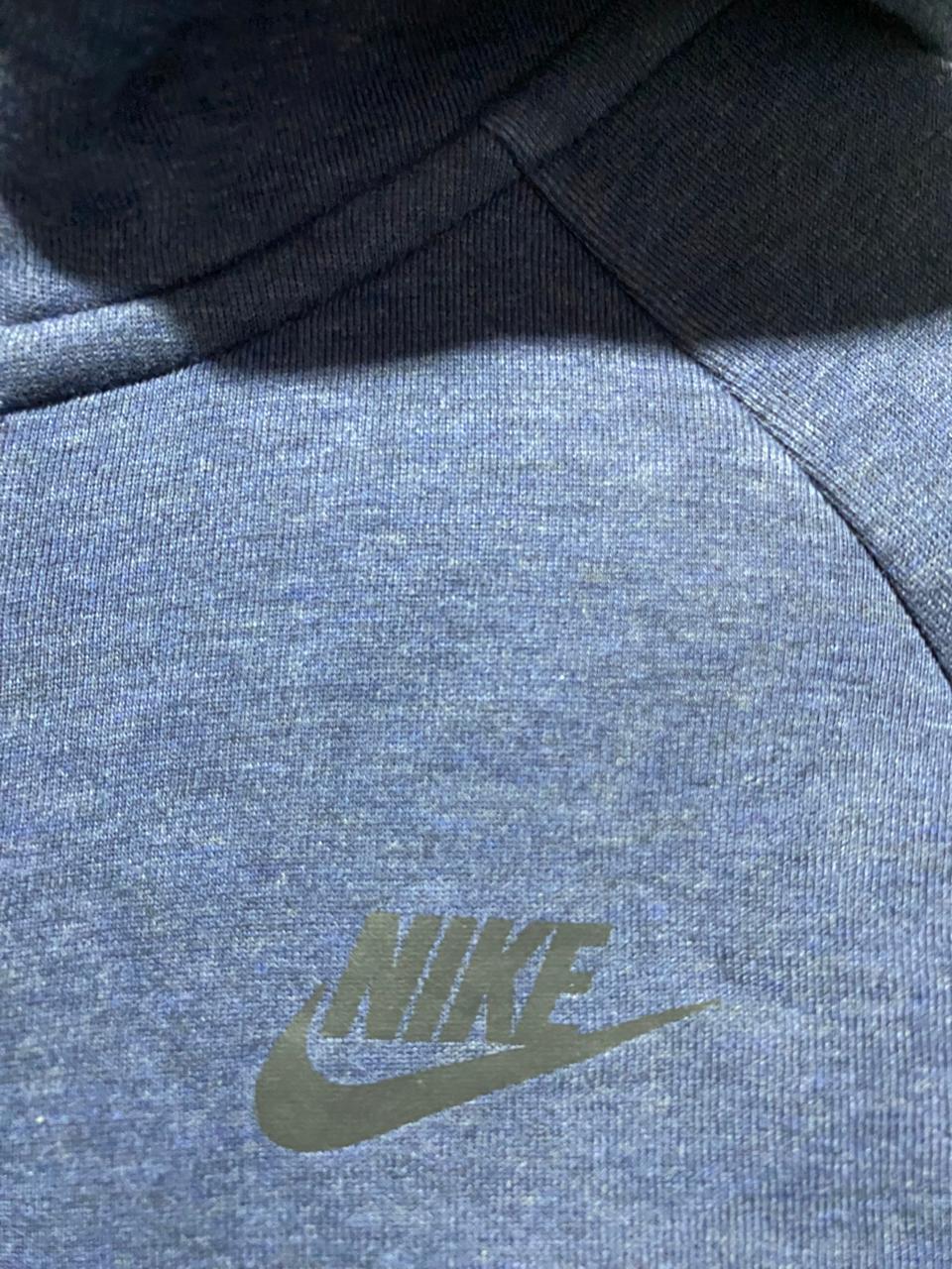 NIKE |L| BUST 18| Tech Fleece Full-Zip Windrunner Hoodie