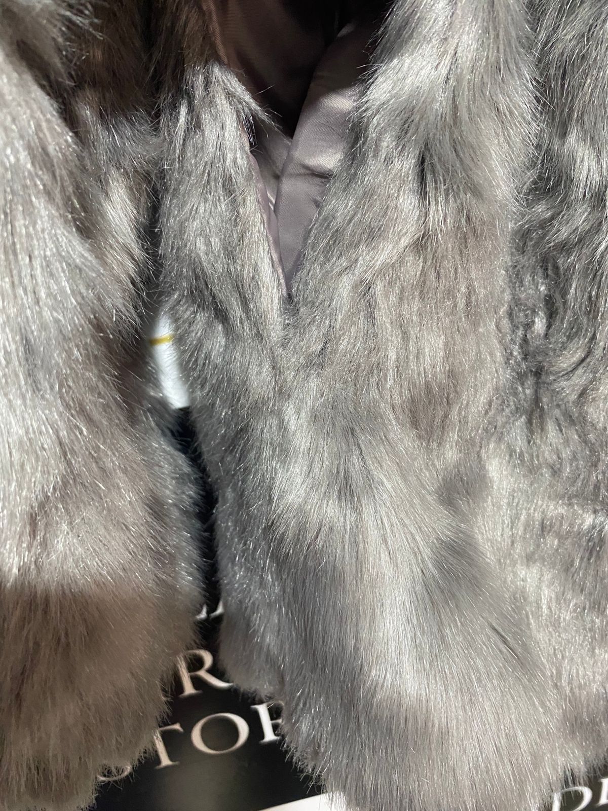 MISS GUIDED |M| BUST 21 | Grey Faux Fur Jacket