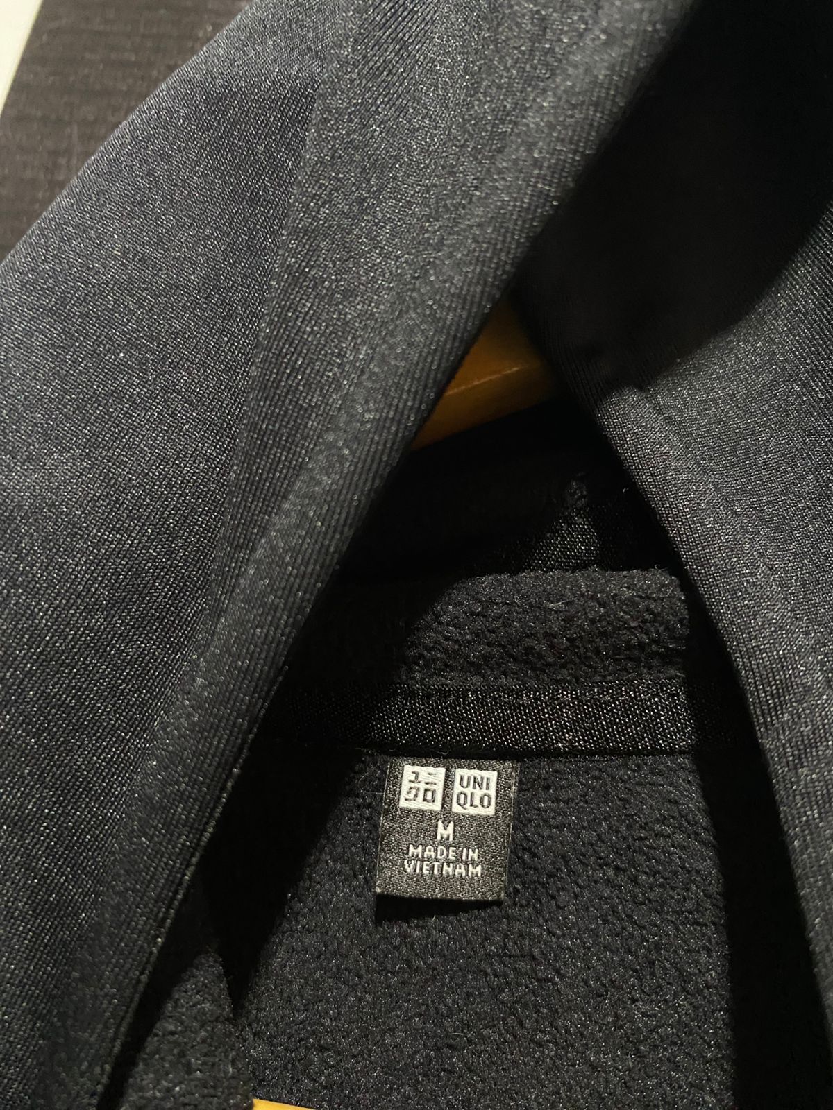 UNIQLO |M| BUST 18| Black Full-Zip Athletic Jacket