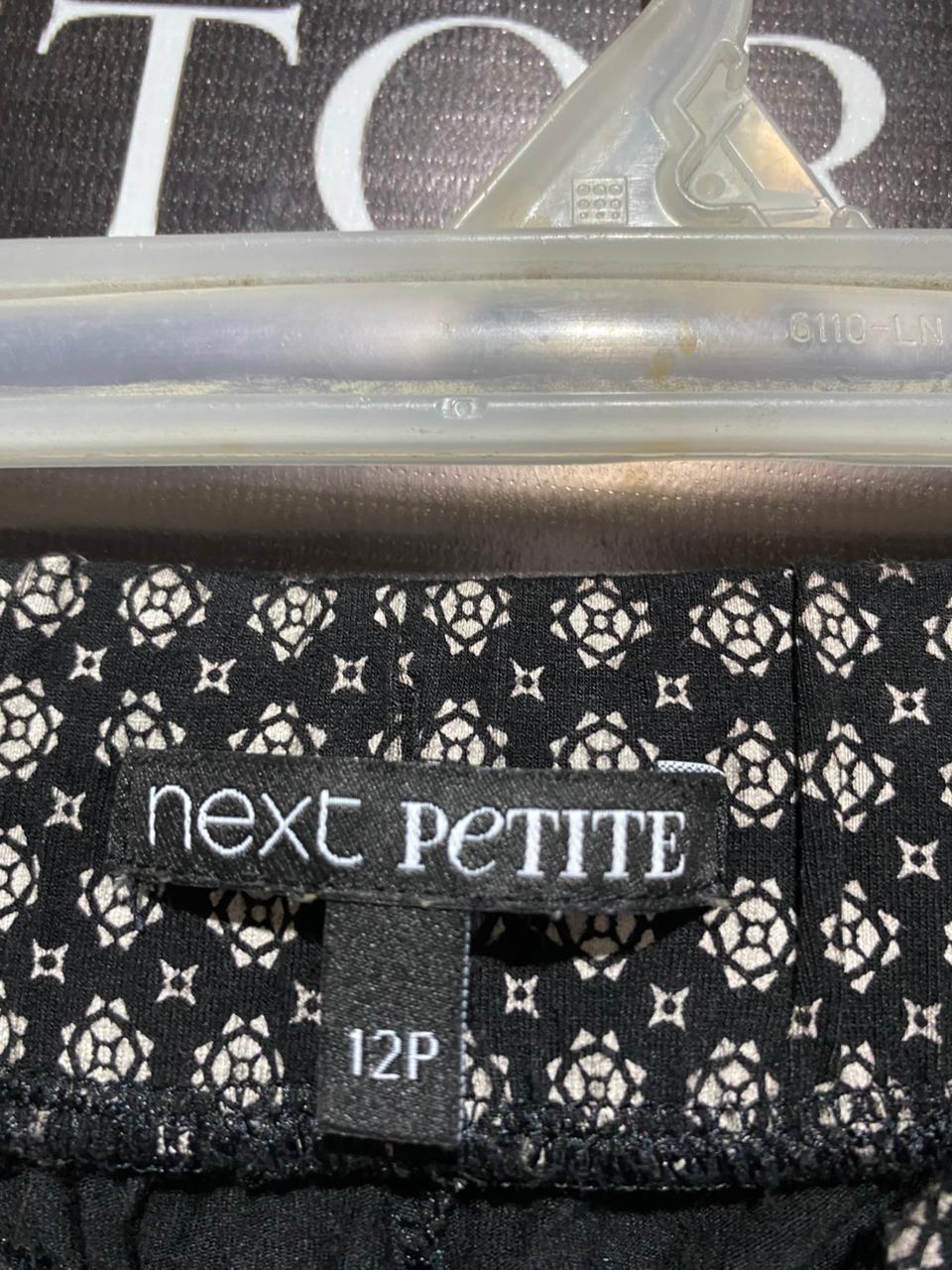 NEXT PETITE |M| WAIST 28| C8| Black Patterned Trousers