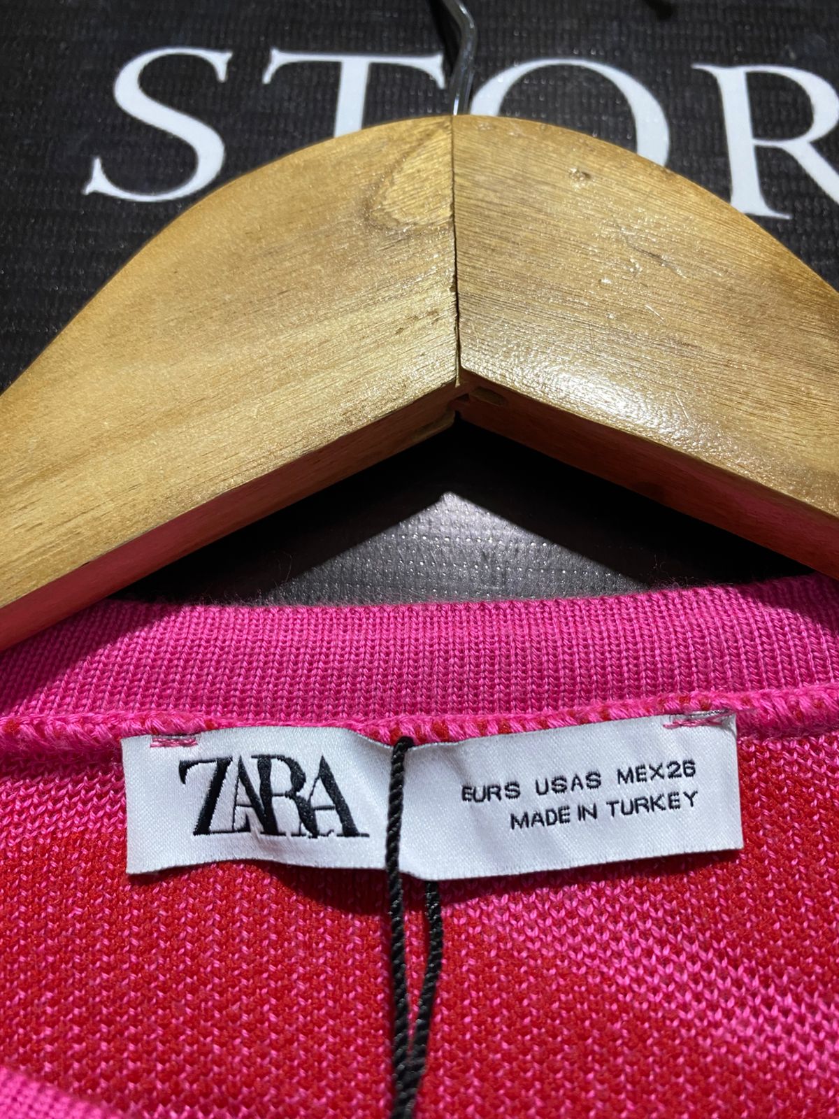 ZARA |S| BUST 15| Cropped Knit Top with a Pink and Red Swirl Pattern