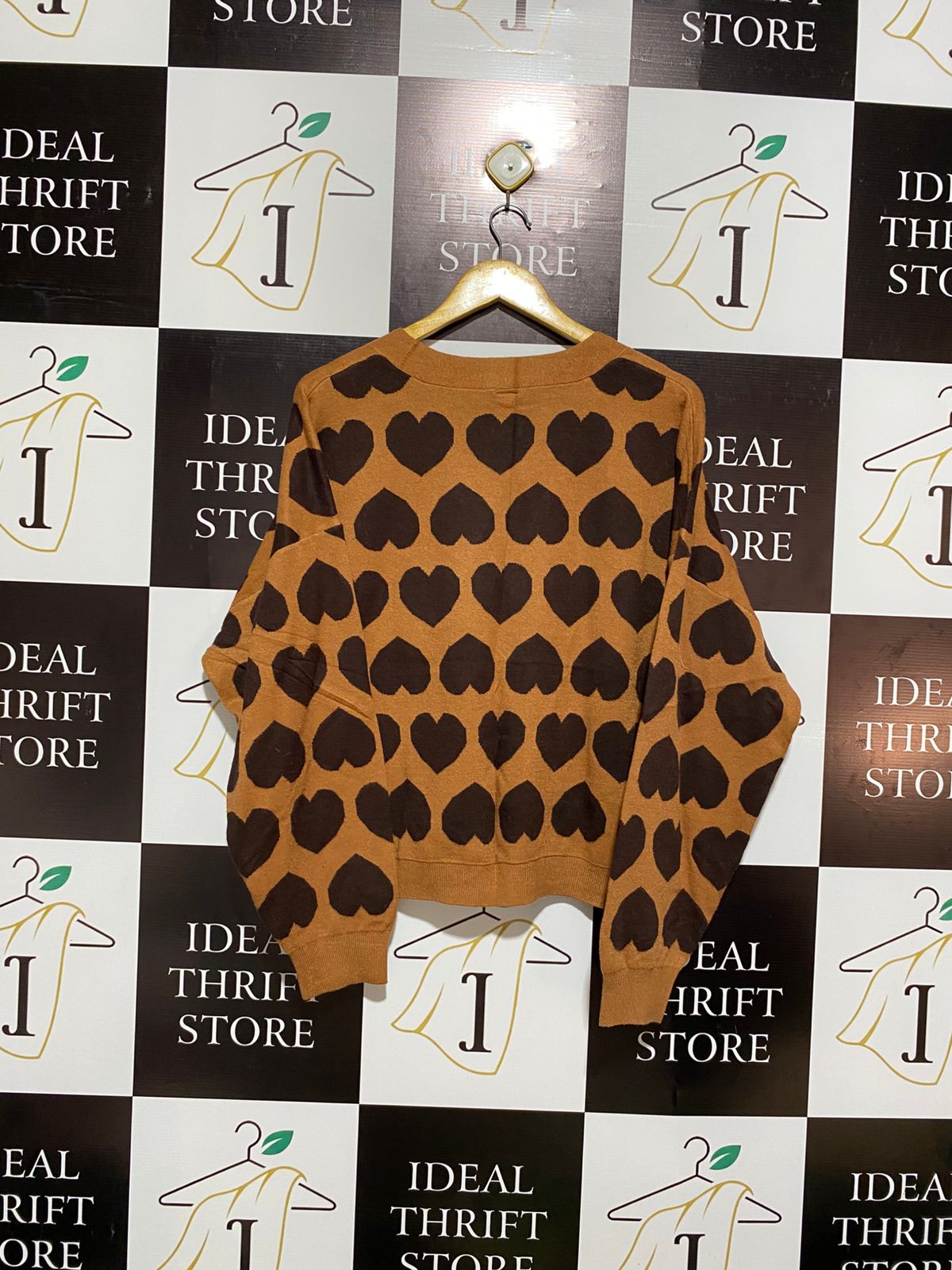 ANKO |XL| BUST 25| V-Neck Cardigan in Burnt Orange/Tan with a Dark Brown Heart Pattern