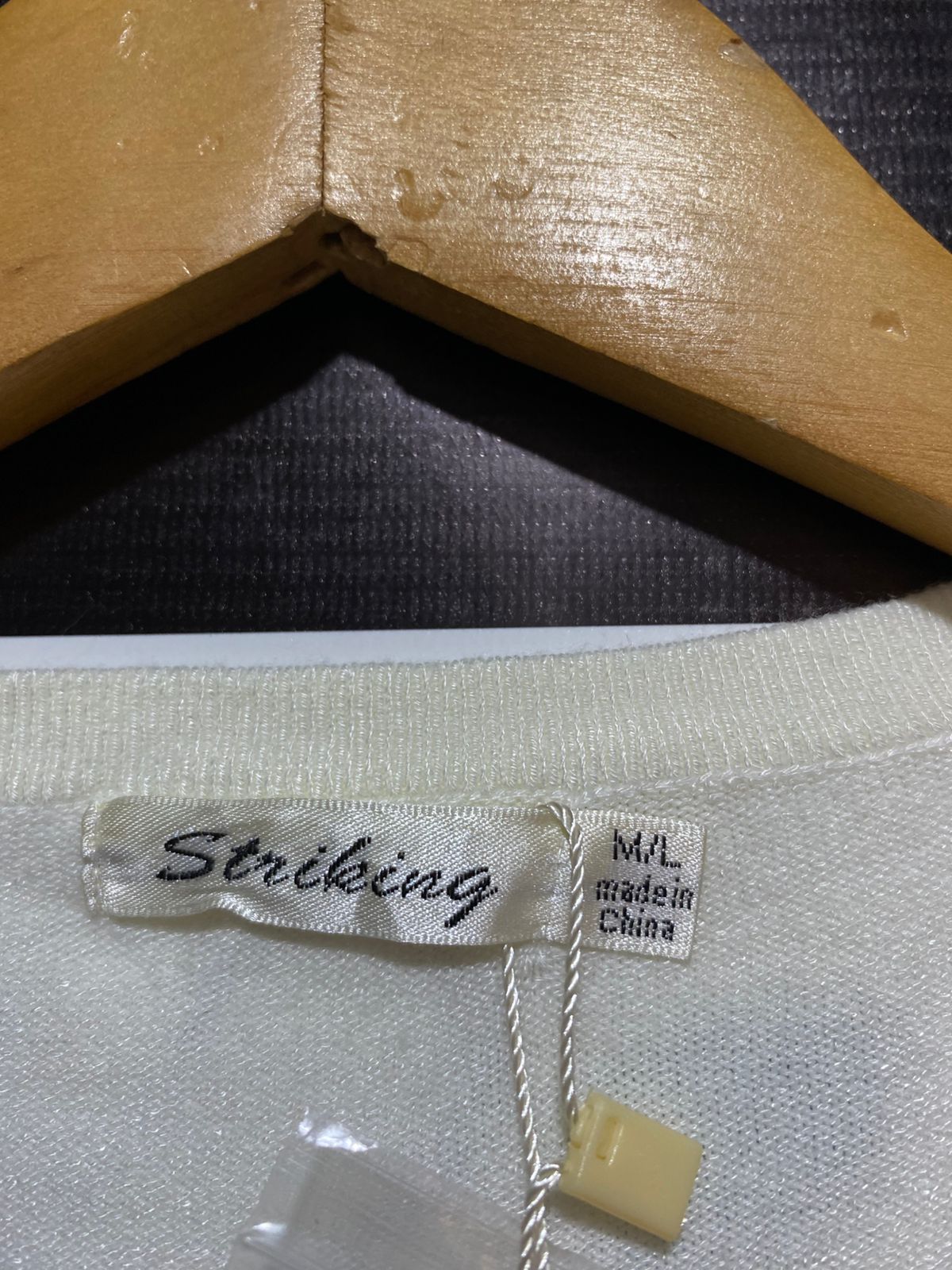 STRIKING| M/L| BUST 15| Fitted Ribbed Knit V-Neck Cardigan in a White or Cream