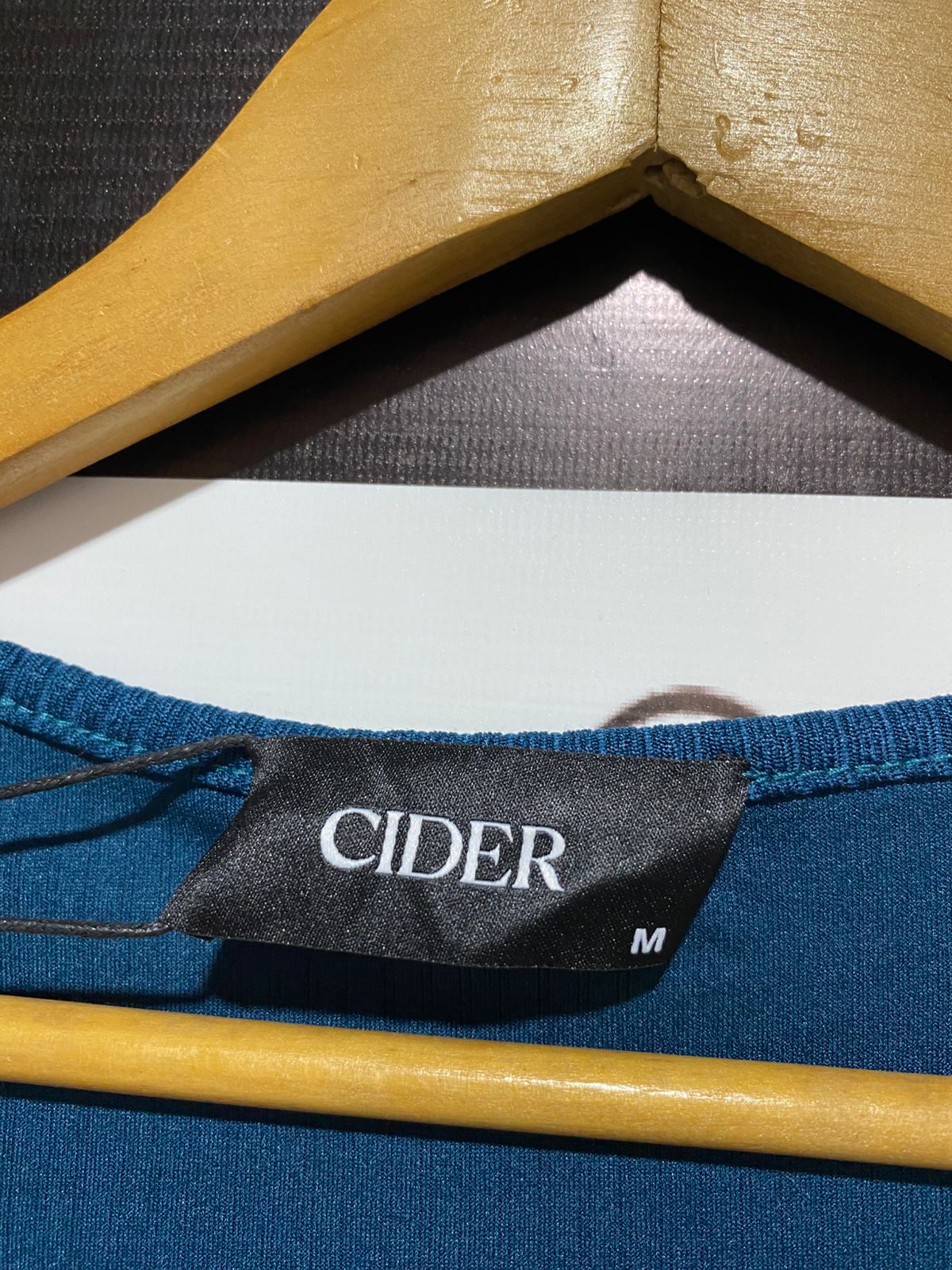 CIDER |M| BUST 16| Teal Ribbed V-Neck Crop Top