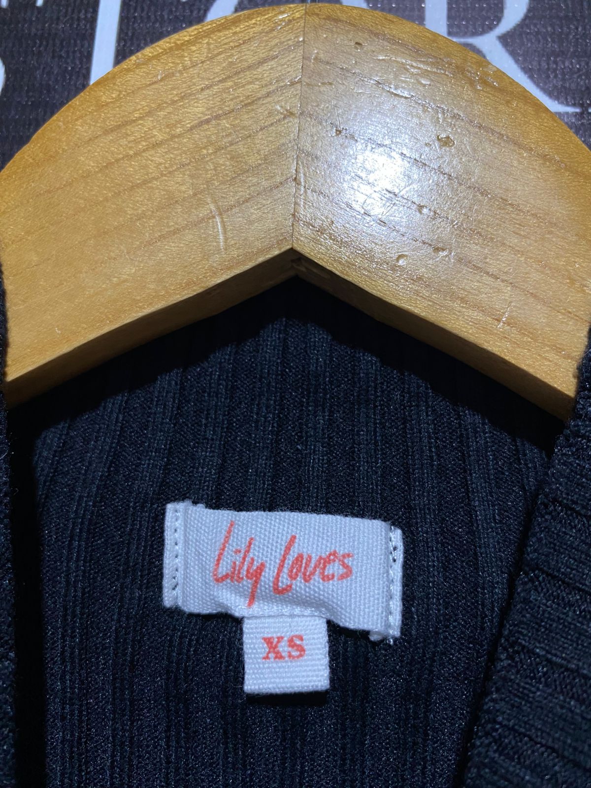 LILY LOVES |XS| BUST 13| Black Ribbed Mock-Neck Top