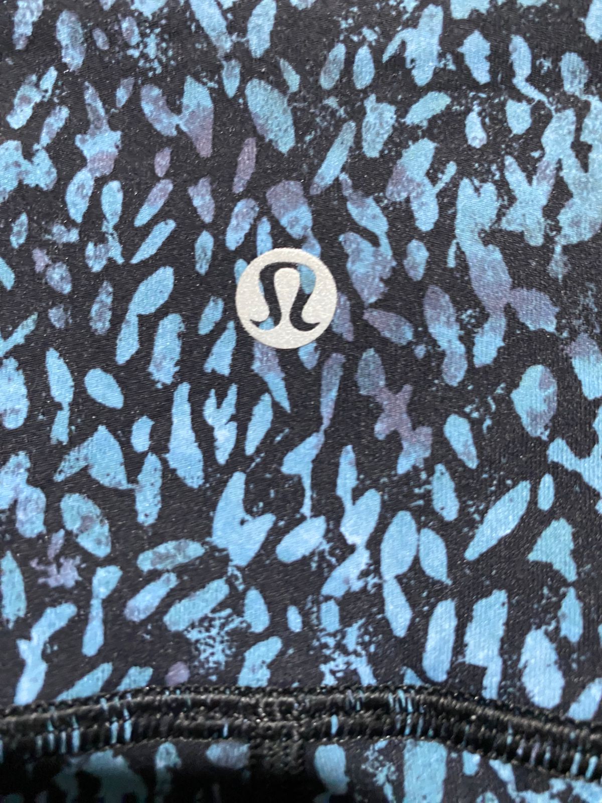 LULULEMON |XS| WAIST 24| Blue Leopard Performance Leggings