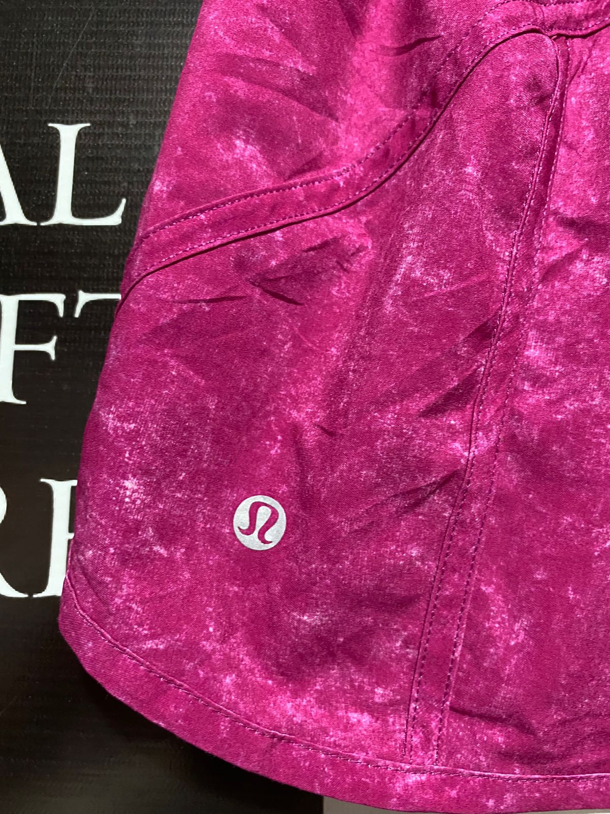 LULULEMON |XS| WAIST 24| Athleta Printed Mesh Racer Run Short