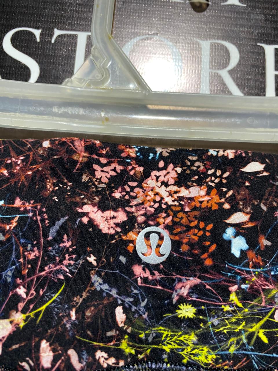 LULULEMON |S| WAIST 24| Women's Abstract Floral Performance Leggings – Dark Cosmic Print High-Rise Yoga Pants with Pockets